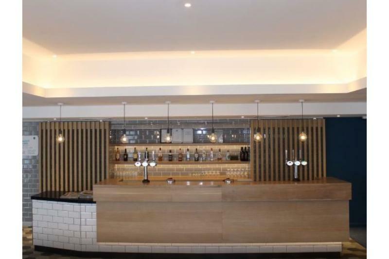 Holiday Inn Express Oxford Kassam Stadium By Ihg Dış mekan fotoğraf
