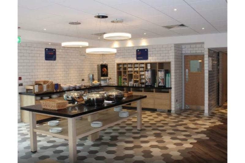 Holiday Inn Express Oxford Kassam Stadium By Ihg Dış mekan fotoğraf
